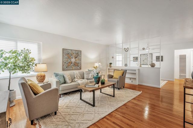 8425 D St, Oakland, CA 94621