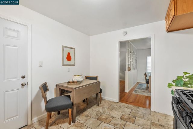 8425 D St, Oakland, CA 94621