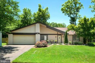 8633 RESECA LN, Springfield, VA 22152