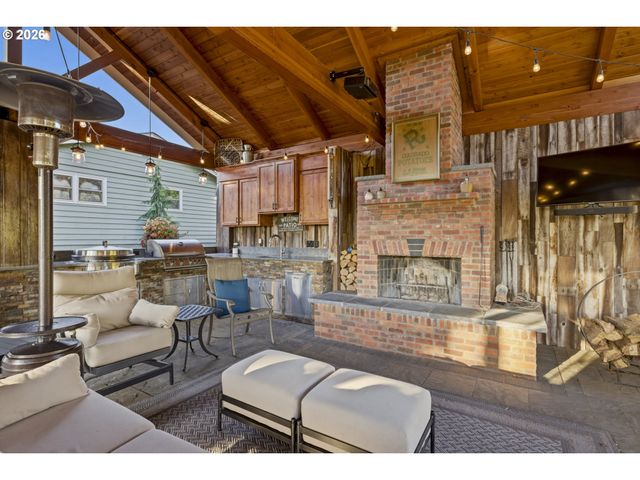 6840 BURNETT St, Salem, OR 97317