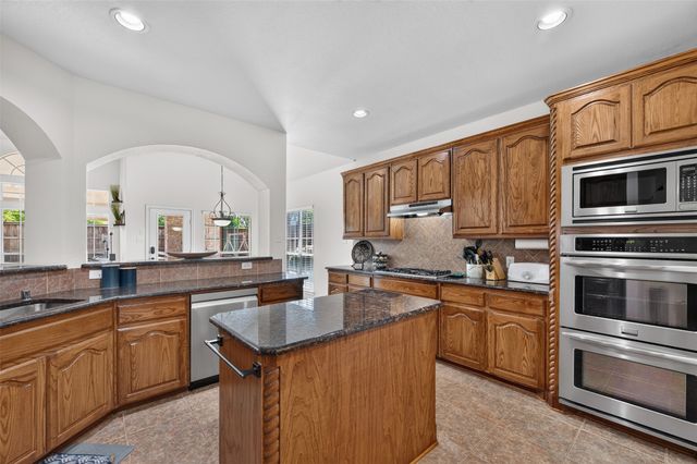 10256 Casetta Drive, Frisco, TX 75035
