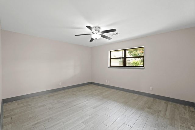 5522 Braesvalley Drive, Houston, TX 77096