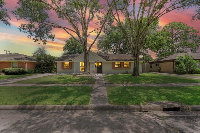 5522 Braesvalley Drive, Houston, TX 77096