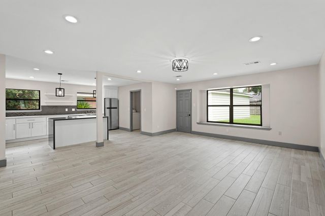 5522 Braesvalley Drive, Houston, TX 77096