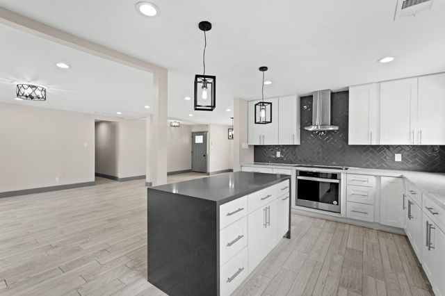 5522 Braesvalley Drive, Houston, TX 77096