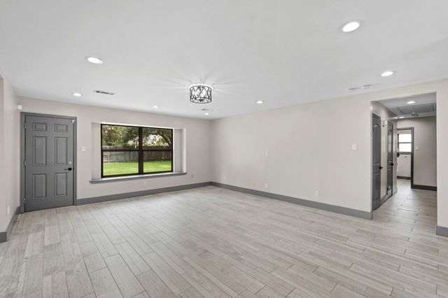 5522 Braesvalley Drive, Houston, TX 77096