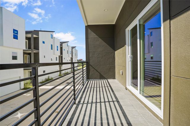 4704 Thornton Views Road, Houston, TX 77018