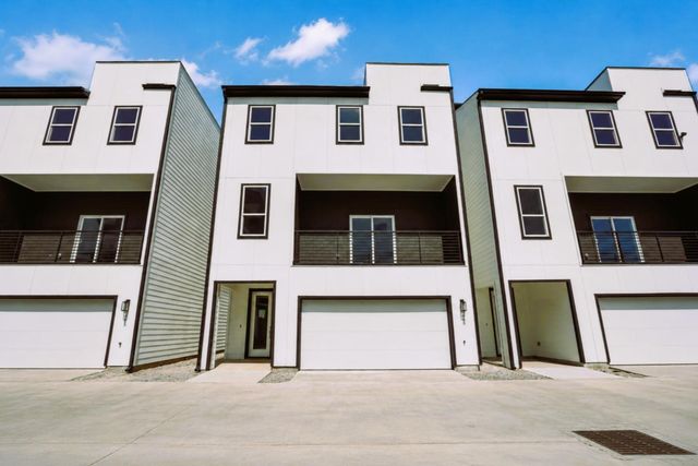 4704 Thornton Views Road, Houston, TX 77018