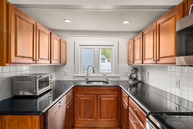 2067 Washington St, Canton, MA 02021
