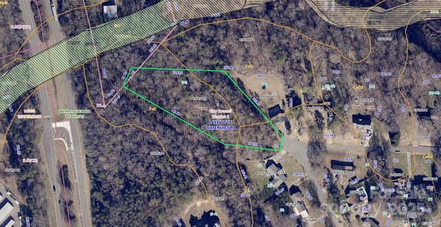 1800 Plumcrest Drive, Charlotte, NC 28216