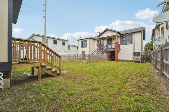 5224 Bernardo De Galvez, Galveston, TX 77551