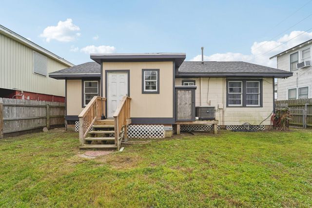 5224 Bernardo De Galvez, Galveston, TX 77551