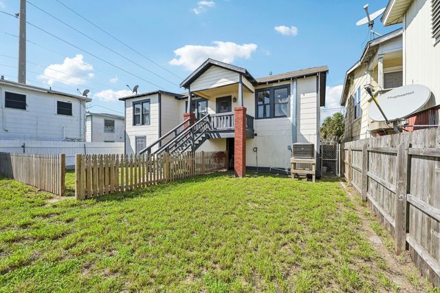 5224 Bernardo De Galvez, Galveston, TX 77551