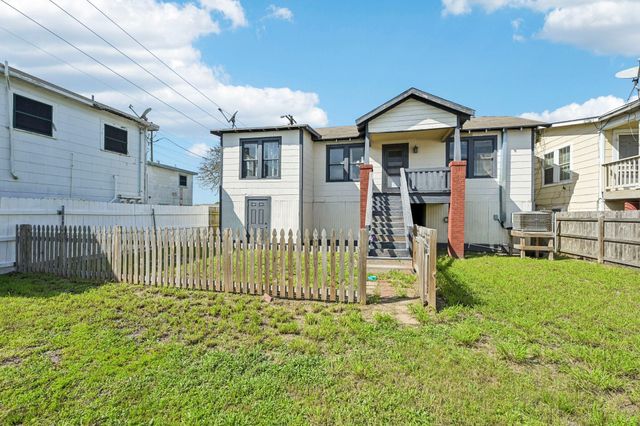 5224 Bernardo De Galvez, Galveston, TX 77551