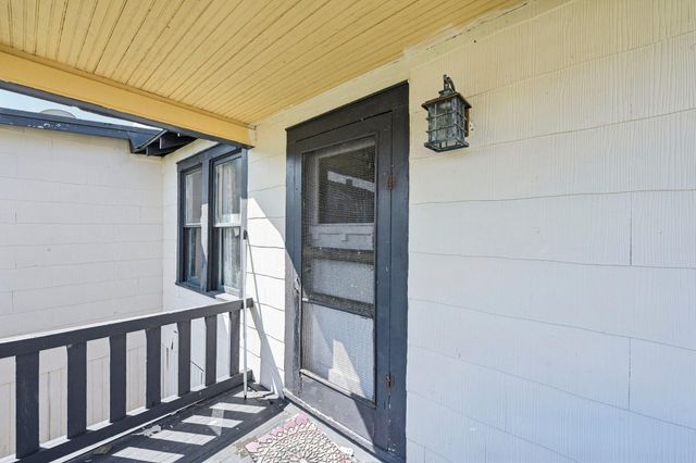 5224 Bernardo De Galvez, Galveston, TX 77551