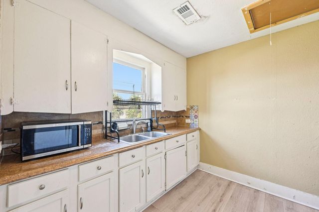 5224 Bernardo De Galvez, Galveston, TX 77551