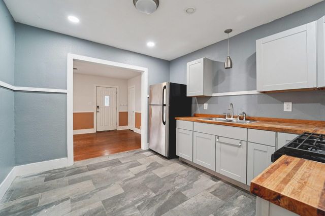 5224 Bernardo De Galvez, Galveston, TX 77551