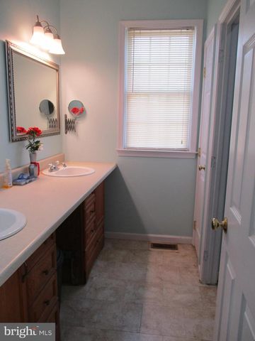 575 POND NECK RD, Earleville, MD 21919