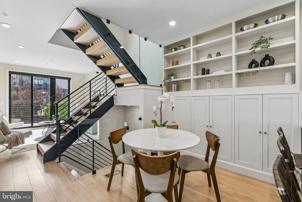 2825 CAMBRIDGE ST, PHILADELPHIA, PA 19130 — exterior