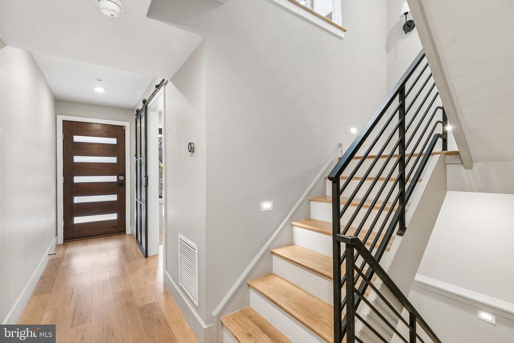 2825 CAMBRIDGE ST, PHILADELPHIA, PA 19130 — photo 3