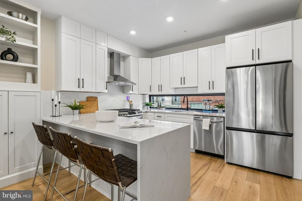 2825 CAMBRIDGE ST, PHILADELPHIA, PA 19130 — photo 5