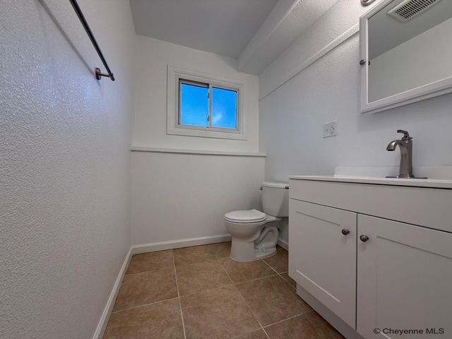 4940 MOUNTAIN RD, Cheyenne, WY 82009