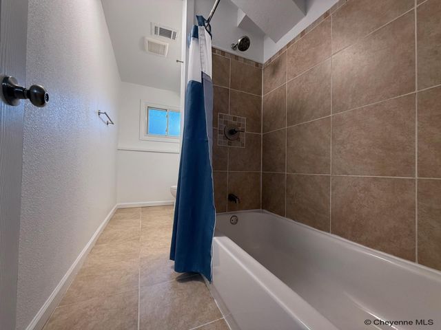 4940 MOUNTAIN RD, Cheyenne, WY 82009