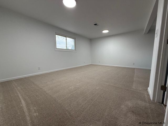 4940 MOUNTAIN RD, Cheyenne, WY 82009