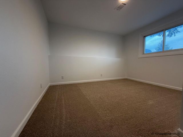 4940 MOUNTAIN RD, Cheyenne, WY 82009