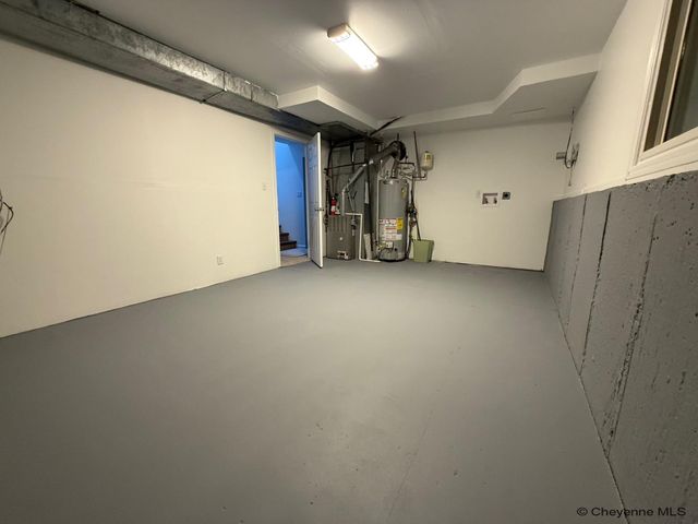 4940 MOUNTAIN RD, Cheyenne, WY 82009