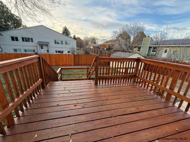 4940 MOUNTAIN RD, Cheyenne, WY 82009