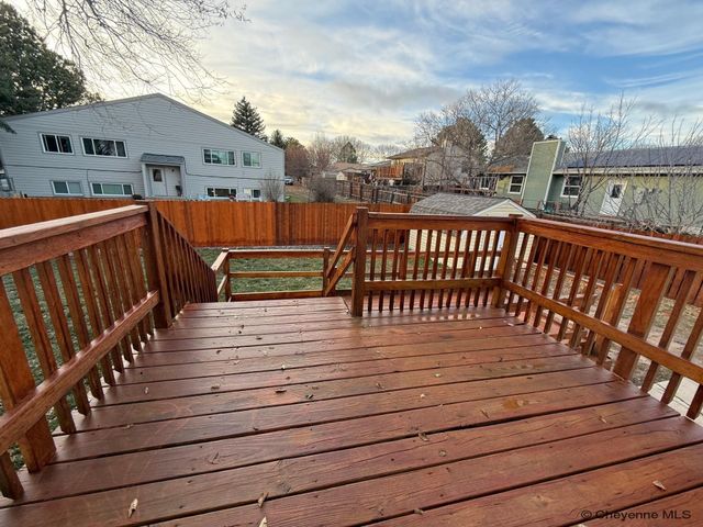 4940 MOUNTAIN RD, Cheyenne, WY 82009