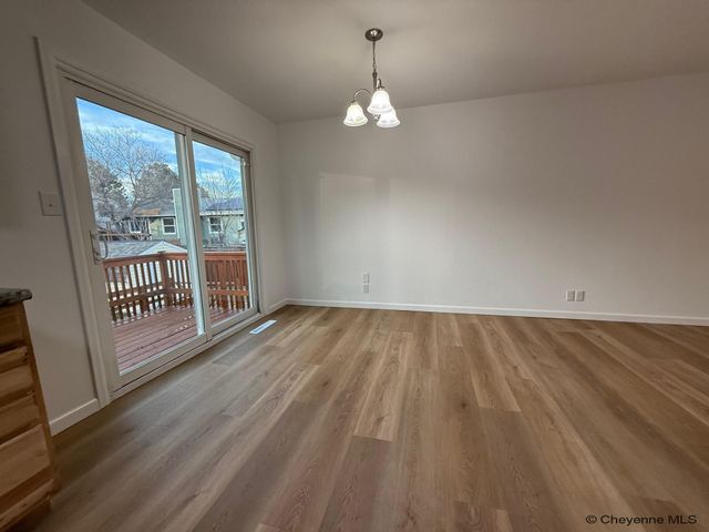 4940 MOUNTAIN RD, Cheyenne, WY 82009