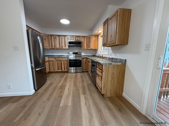 4940 MOUNTAIN RD, Cheyenne, WY 82009