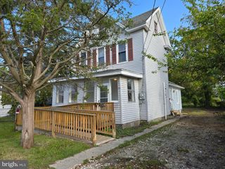 40 MAPLE ST, Crisfield, MD 21817