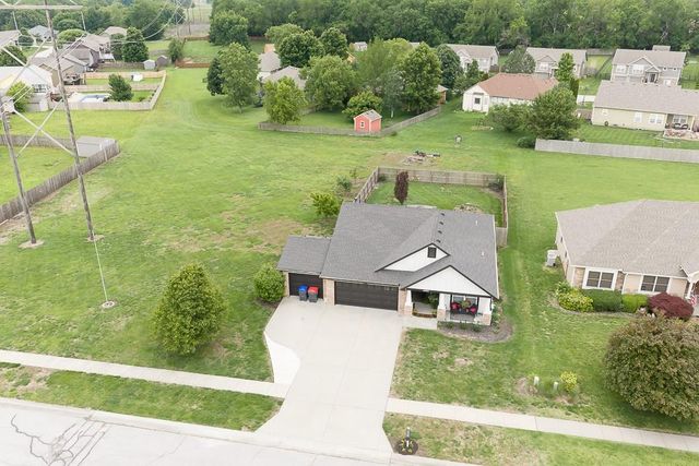 16809 Sheehan Road, Basehor, KS 66007