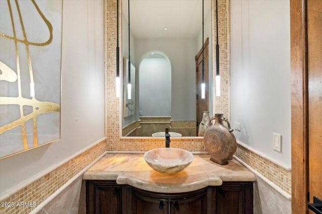 11240 E APACHE VISTAS Drive, Scottsdale, AZ 85262