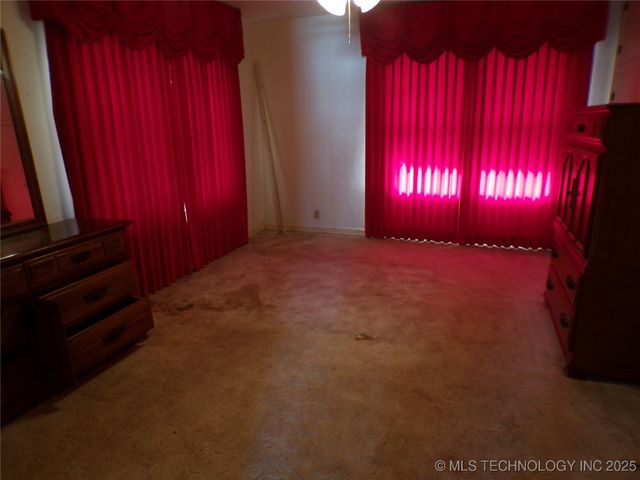 807 N Parkinson Avenue, Wagoner, OK 74467