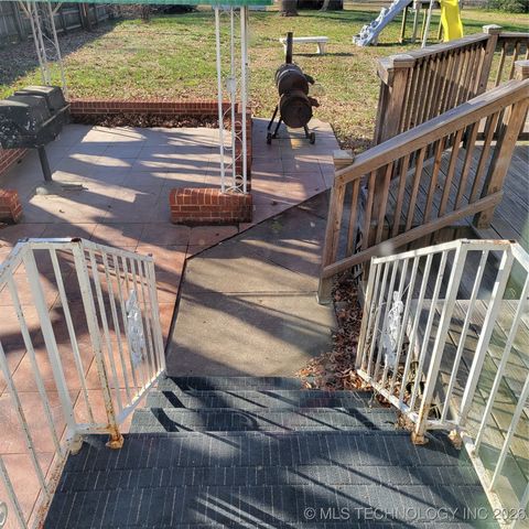 807 N Parkinson Avenue, Wagoner, OK 74467