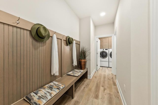 N82W27557 Cress-Brook DRIVE, Hartland, WI 53029