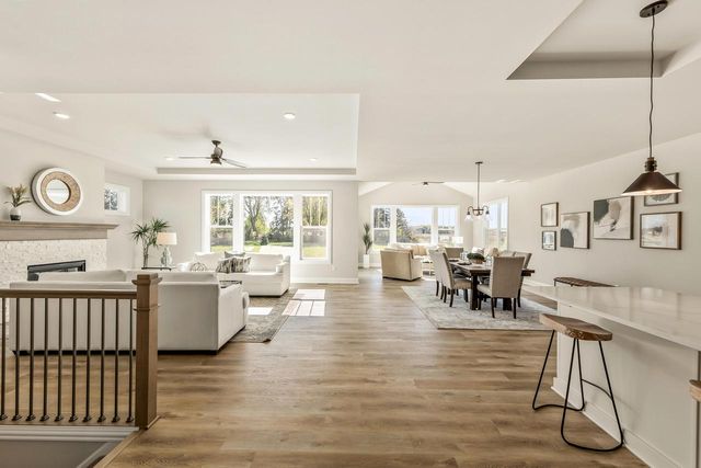 N82W27557 Cress-Brook DRIVE, Hartland, WI 53029