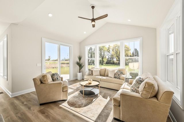 N82W27557 Cress-Brook DRIVE, Hartland, WI 53029