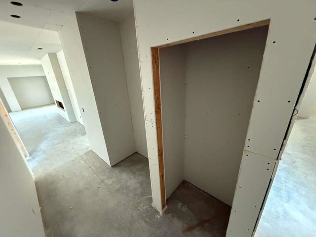 9002 E Forbes Cir., Bel Aire, KS 67226