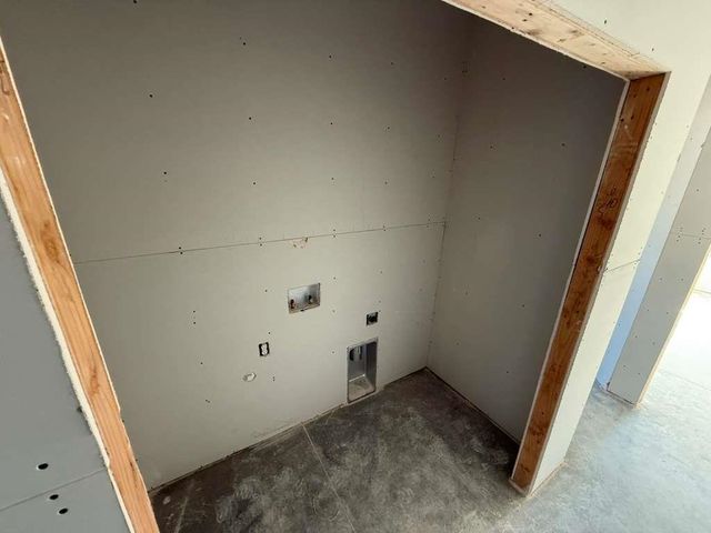 9002 E Forbes Cir., Bel Aire, KS 67226