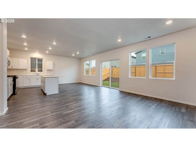 419 Pietro St Ne, Salem, OR 97301