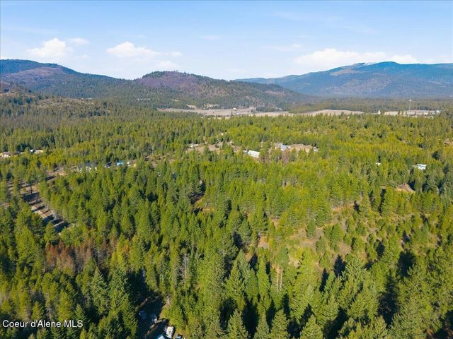 33482 N Charlotte DR, Spirit Lake, ID 83869