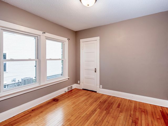 3512 34th Avenue S, Minneapolis, MN 55406