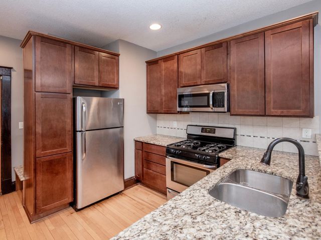 3512 34th Avenue S, Minneapolis, MN 55406