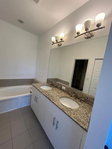 731 NE 193rd Street 731, Miami, FL 33179