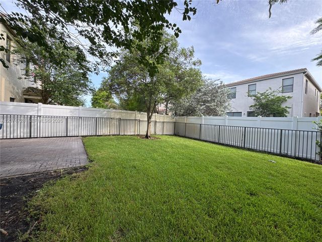 731 NE 193rd Street 731, Miami, FL 33179